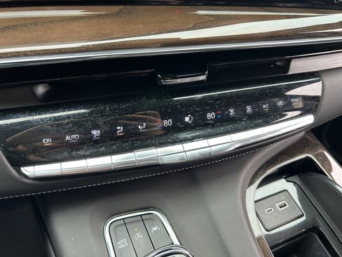 Used 2023 Cadillac Escalade ESV Sport Platinum w/ Heavy-Duty Trailer Package image 36