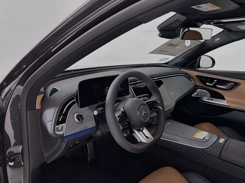 New 2026 Mercedes-Benz E 53 AMG e 4MATIC Sedan image 10