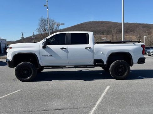 Used 2023 Chevrolet Silverado 2500 Custom w/ Custom Convenience Package image 10