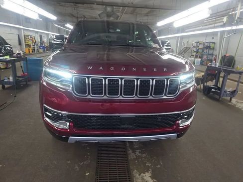 Used 2024 Jeep Wagoneer Series III w/ Premium Group I AWD/4WD image 2