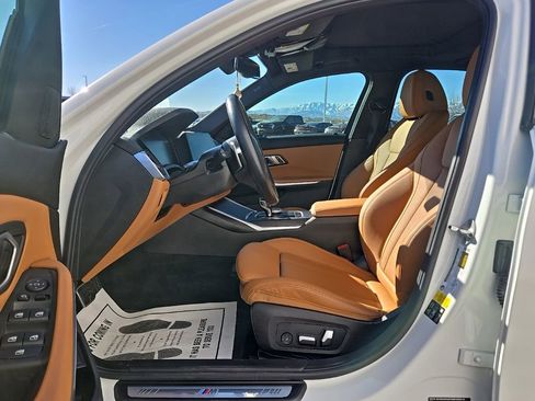 Used 2022 BMW 330i xDrive Sedan w/ M Sport Package image 17