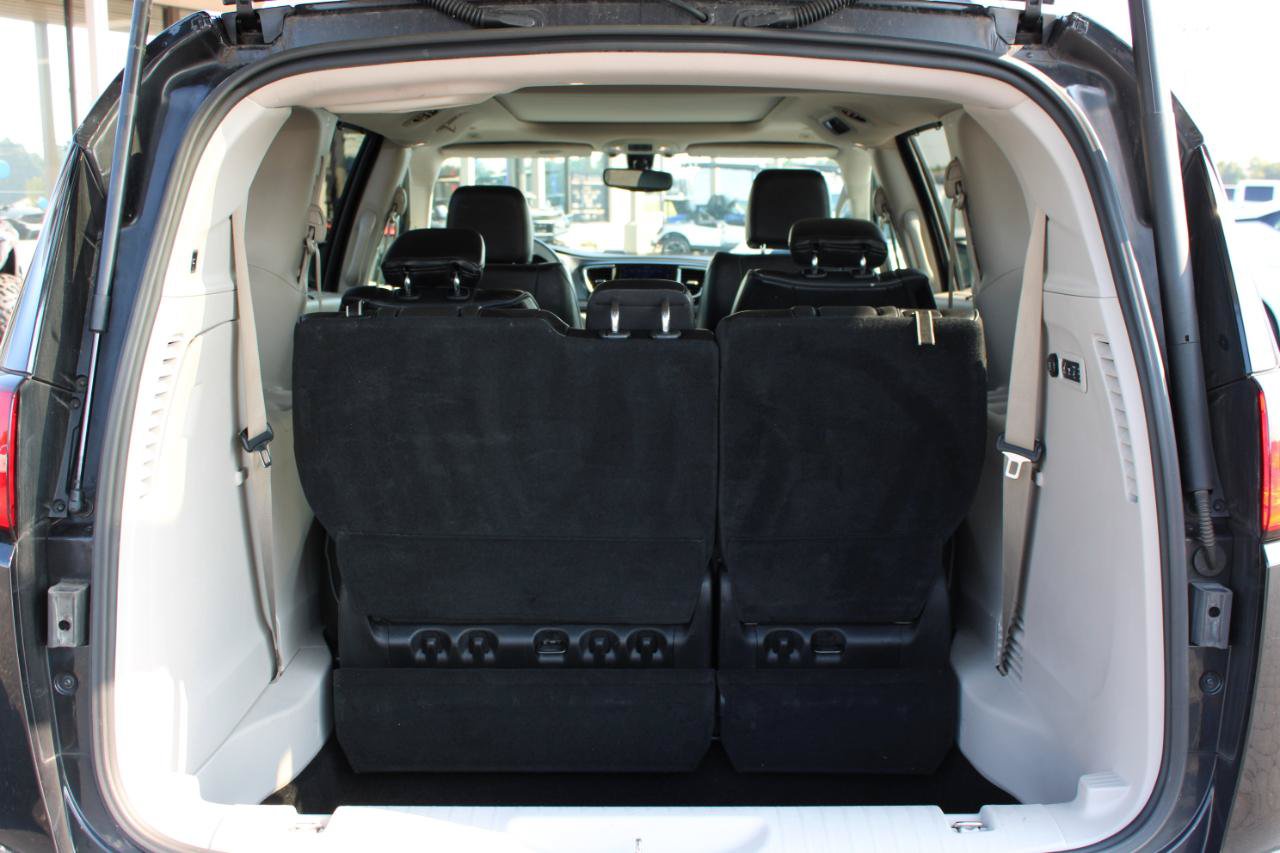 Used 2019 Chrysler Pacifica Limited FWD image 10