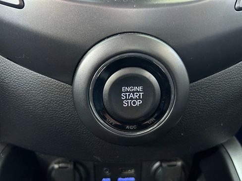 Used 2015 Hyundai Veloster Turbo FWD image 27