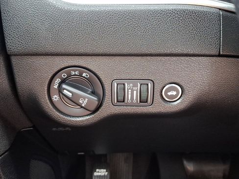 Used 2018 Dodge Charger GT AWD/4WD image 23