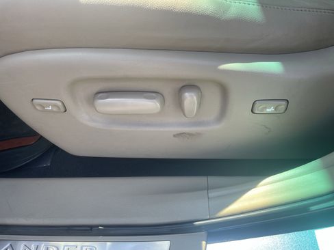Used 2013 Toyota Highlander Limited AWD/4WD image 13