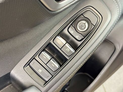 Used 2020 Subaru Forester Premium AWD/4WD image 19