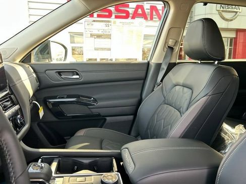 New 2026 Nissan Pathfinder Platinum AWD/4WD image 33