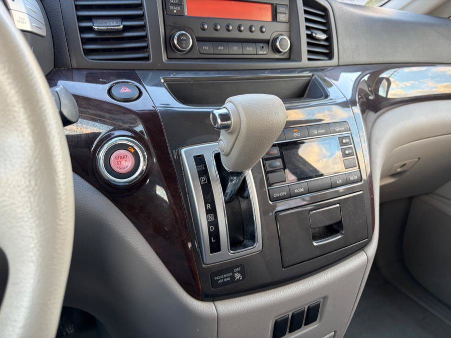 Used 2013 Nissan Quest S FWD image 18
