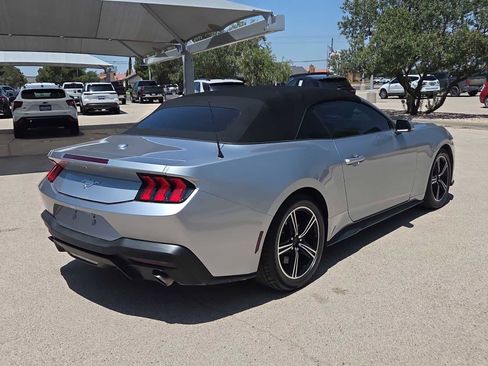 Used 2024 Ford Mustang Convertible RWD image 8