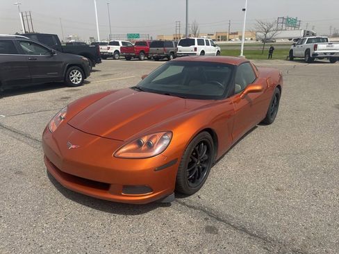 Used 2009 Chevrolet Corvette Coupe w/ Z51 Performance Package RWD image 8