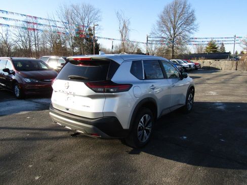 Used 2023 Nissan Rogue SV image 7