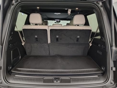 New 2026 Jeep Grand Wagoneer Limited AWD/4WD image 17