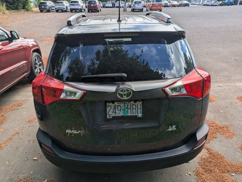 Used 2014 Toyota RAV4 LE AWD/4WD image 4