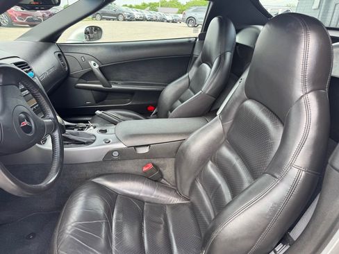 Used 2006 Chevrolet Corvette Convertible w/ Preferred Equipment Group RWD image 25