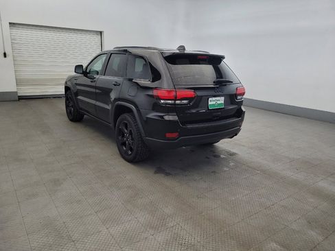 Used 2019 Jeep Grand Cherokee Laredo AWD/4WD image 5