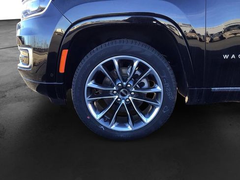 Used 2025 Jeep Wagoneer L Series III w/ Premium Group I image 9