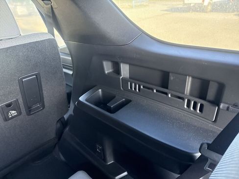 Used 2025 Toyota 4Runner SR5 AWD/4WD image 30