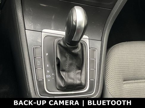 Used 2020 Volkswagen Golf 4-Door image 22