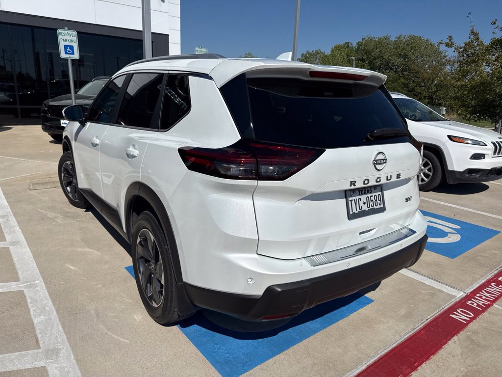 Used 2024 Nissan Rogue SV w/ SV Premium Package FWD image 7