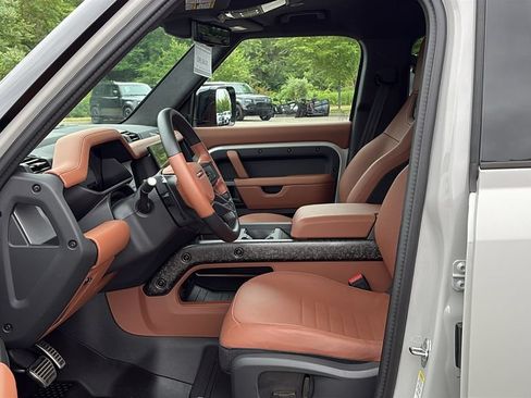 Used 2026 Land Rover Defender 110 OCTA AWD/4WD image 10
