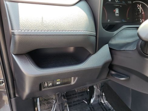Certified 2025 Toyota RAV4 XLE AWD/4WD image 12