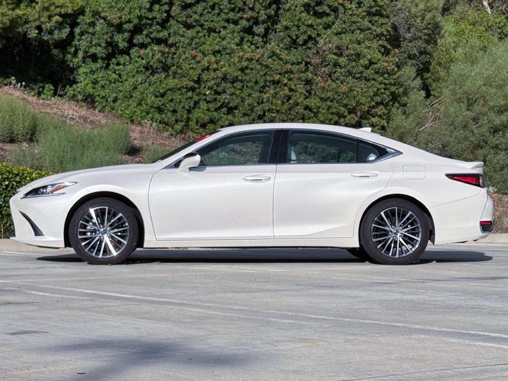 Certified 2024 Lexus ES 300h w/ Premium Package FWD image 6