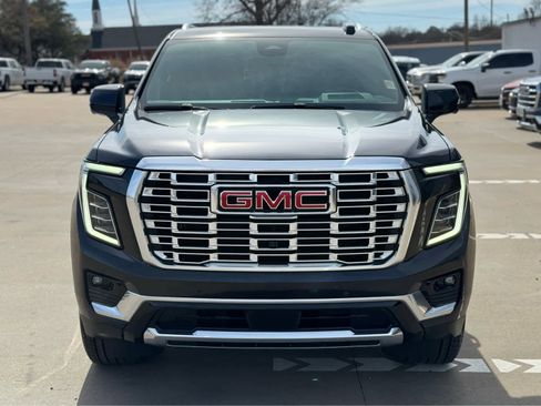 Used 2025 GMC Yukon Denali w/ Denali Reserve Package image 9