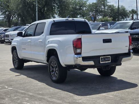 Used 2022 Toyota Tacoma SR5 RWD image 4