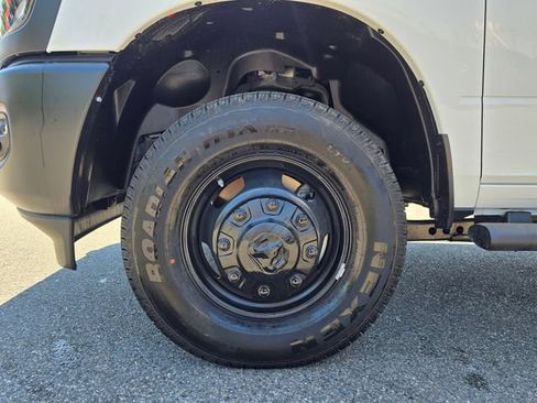 New 2026 RAM 3500 Tradesman AWD/4WD image 27
