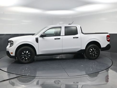 Used 2025 Ford Maverick XL FWD image 3