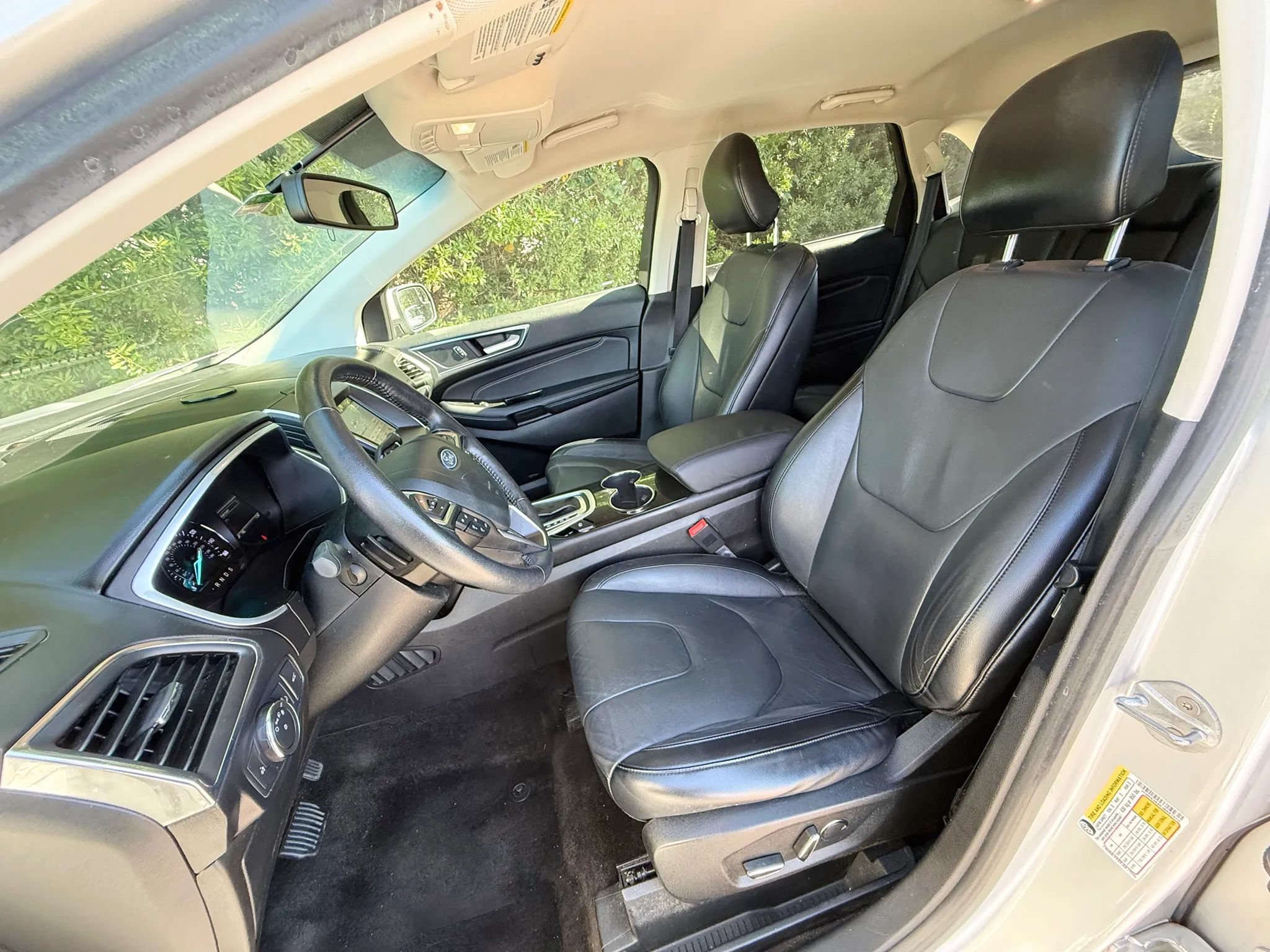 Used 2018 Ford Edge Titanium FWD image 17