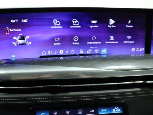 Used 2025 Cadillac Escalade IQ Luxury 1 AWD/4WD image 23