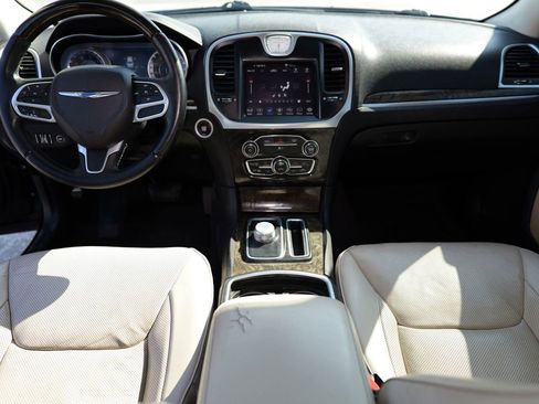 Used 2018 Chrysler 300 Limited image 20