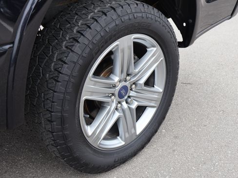 Used 2019 Ford F150 Lariat w/ Equipment Group 502A Luxury AWD/4WD image 42