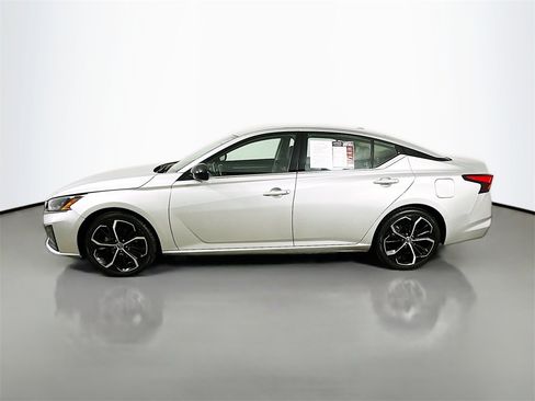 Used 2024 Nissan Altima 2.5 SR image 5