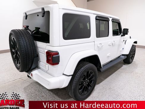 Used 2021 Jeep Wrangler Unlimited Sahara AWD/4WD image 5