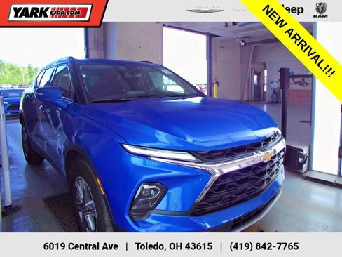 Used 2024 Chevrolet Blazer LT FWD image 1