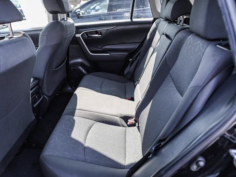 Certified 2022 Toyota RAV4 XLE w/ Convenience Package FWD image 10