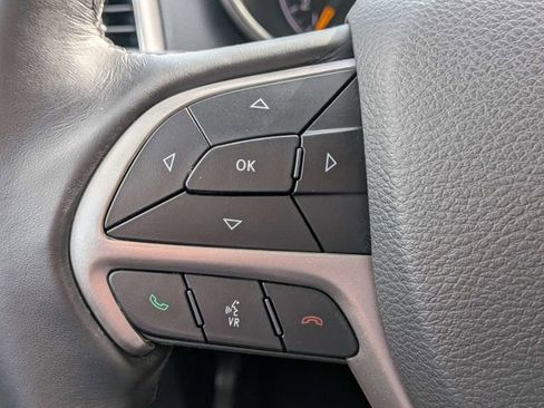 Used 2022 Jeep Grand Cherokee Laredo E RWD image 24