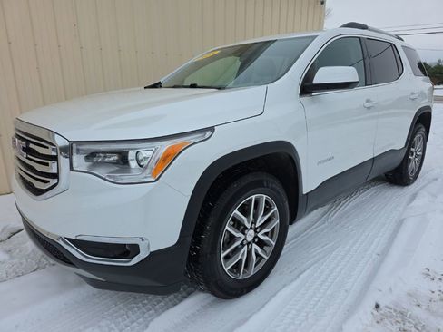 Used 2018 GMC Acadia SLE image 15