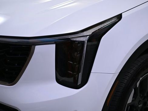 Used 2025 Kia Sorento S image 14