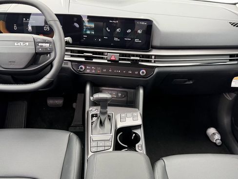 New 2026 Kia Sportage EX w/ EX Panorama Roof Package image 17