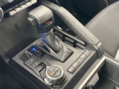 Certified 2024 Toyota Tacoma TRD Off-Road AWD/4WD image 25