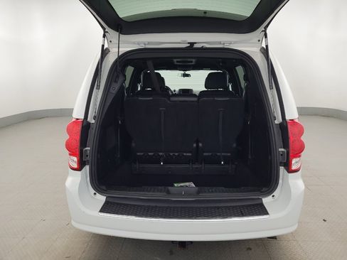 Used 2016 Dodge Grand Caravan R/T FWD image 29