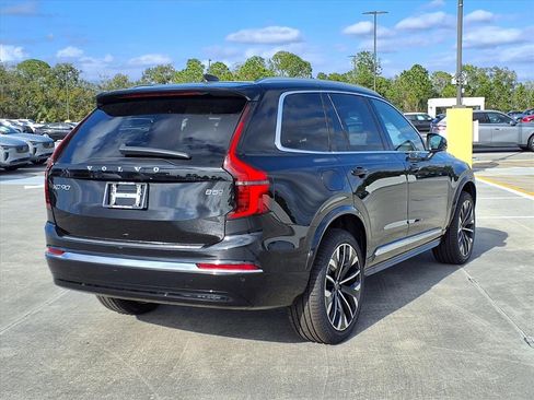 New 2026 Volvo XC90 B5 Plus w/ Protection Package Premier image 7