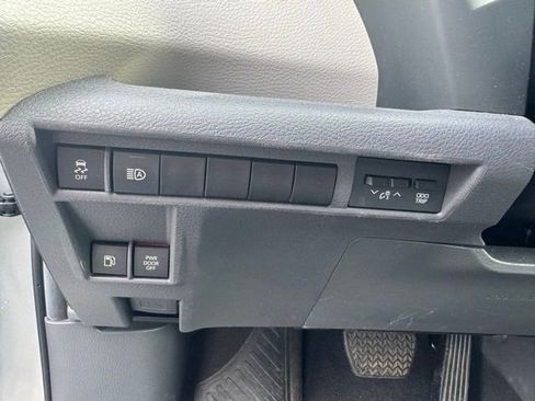 Used 2024 Toyota Sienna XLE image 21