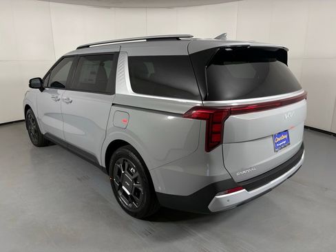 New 2026 Kia Carnival EX FWD image 6