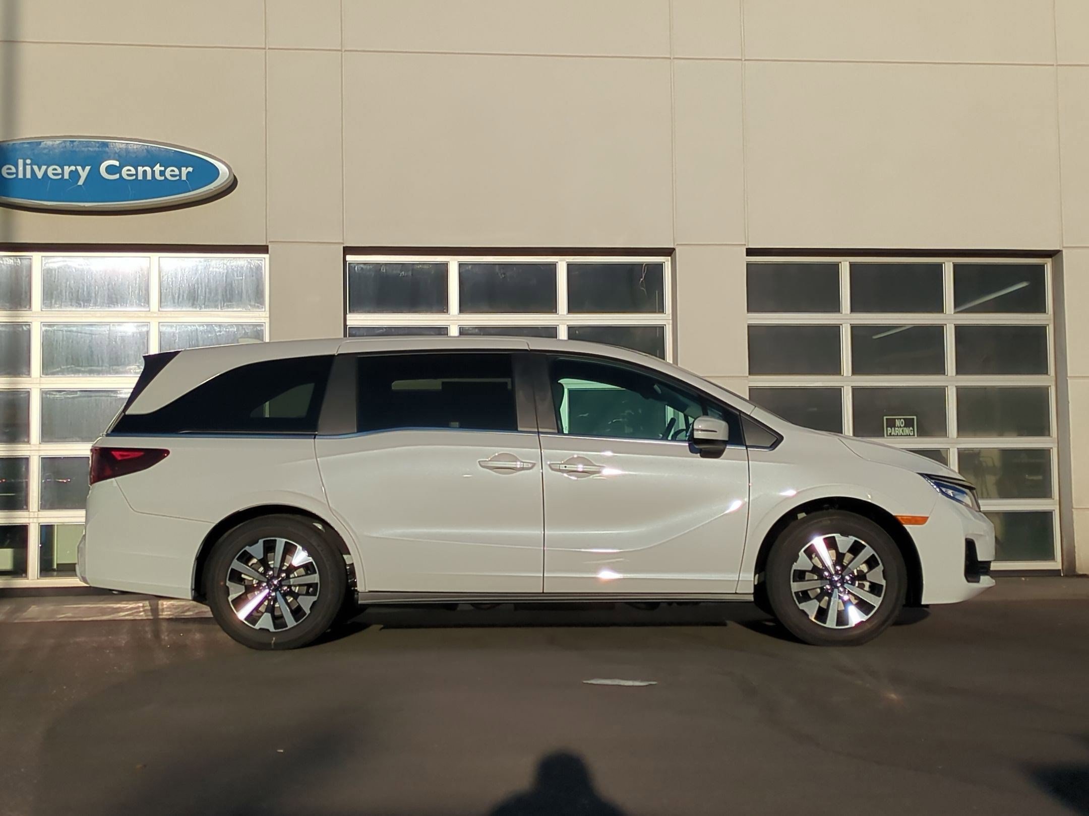 New 2027 Honda Odyssey EX-L image 2