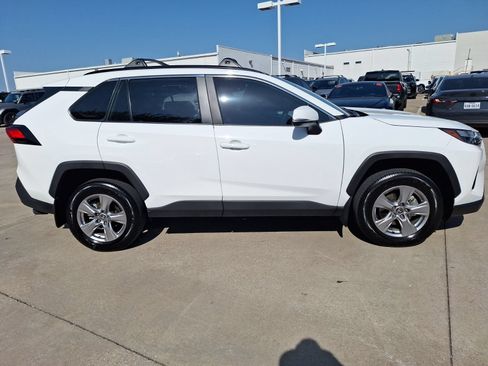 Used 2025 Toyota RAV4 XLE w/ Convenience Package FWD image 7