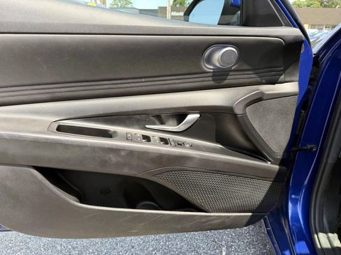 Used 2023 Hyundai Elantra SEL w/ Convenience Package FWD image 17